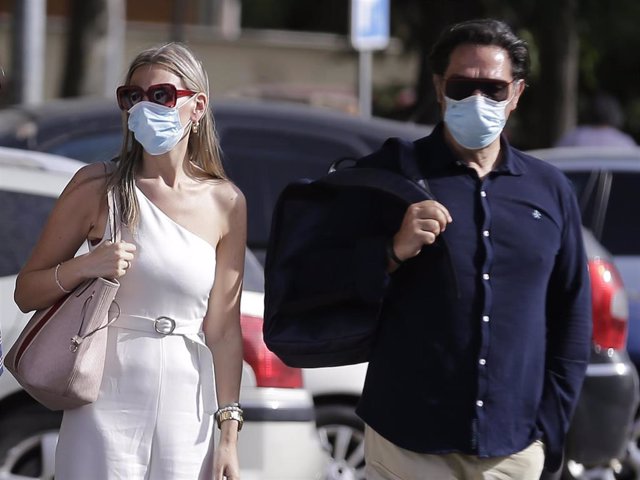 Arancha Palomino y Luis Lorenzo a su llegada a los juzgados de Arganda del Rey para la vistilla por la revisión de las medidas provisionales