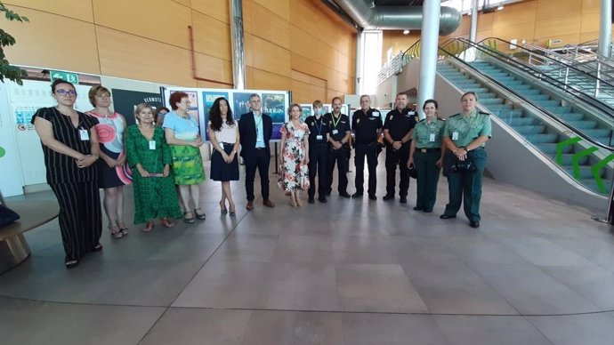 El Aeropuerto de Palma acoge desde este viernes la exposición 'Publicidad contra la violencia de género'