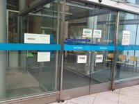 Un motorista se enfrenta a 1 año de prisión por atropellar a una mujer y a sus dos hijos y darse a la fuga