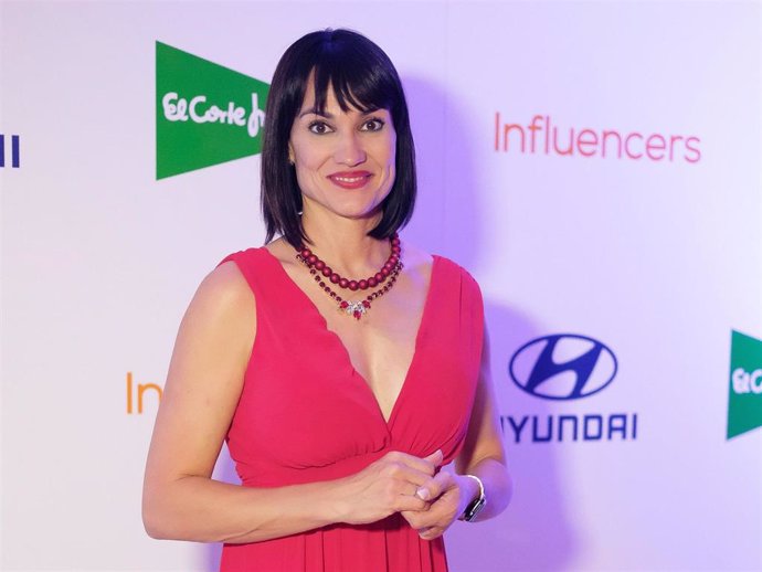 Irene Villa attends the photocall of the Influencers magazine awards in Madrid.