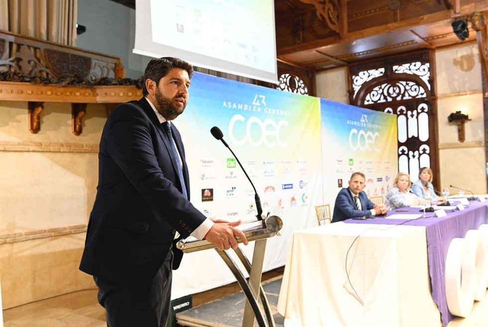 López Miras, en la clausura de la Asamblea General de la Confederación Comarcal de Organizaciones Empresariales de Cartagena (Coec)