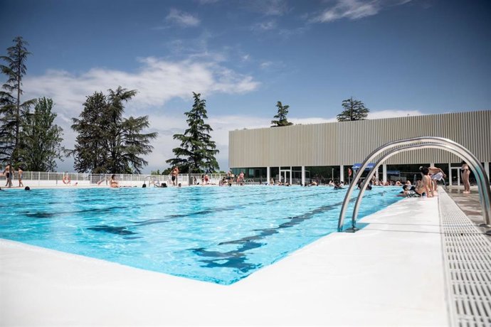 Las piscinas de Madrid crecen un 100 por cien su uso en el primer mes de la temporada.