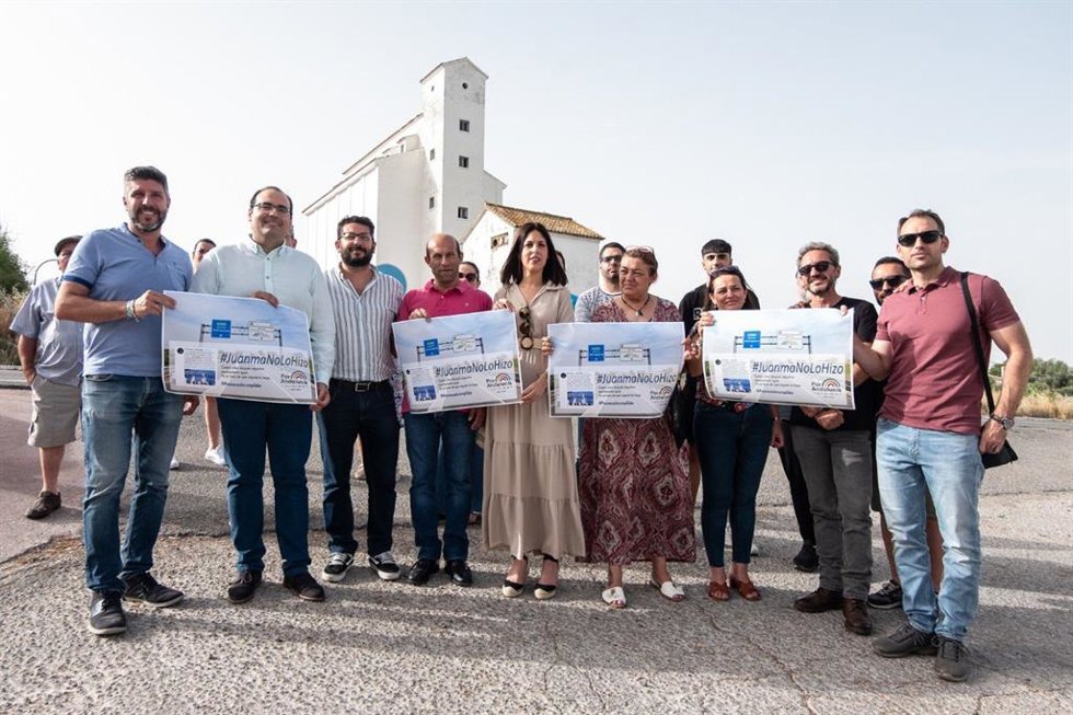 Alcaldes de IU de la Sierra reivindicando el desdoble de la A-384.