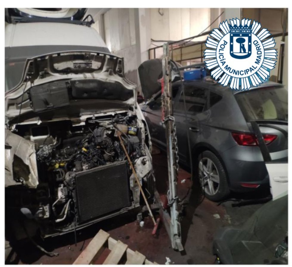 Investigado el responsable de un taller ilegal en Carabanchel por intrusismo laboral y varias infracciones más
