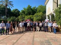 Un centenar de jóvenes y 25 empresas participan en la primera edición de 'Desayunos First Dates' en Córdoba