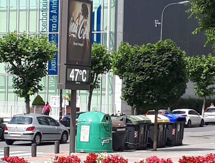El termómetro marca 47 grados en Sarriko (Bilbao)