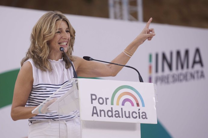 La vicepresidenta segunda del Gobierno, Yolanda Díaz, durante el acto central de la campaña electoral de la coalición Por Andalucía en el Auditorio Los del Río en Dos Hermanas, a 14 de junio del 2022