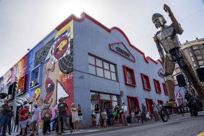 Inauguración aparcamiento y espacio junto al centro cultural La Vidriera de Camargo