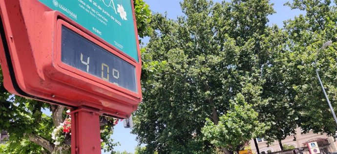 Termómetros a 40 grados, altas temperaturas, calor