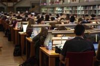 Más de 2.700 personas se presentan a las oposiciones a maestro en la Comunidad