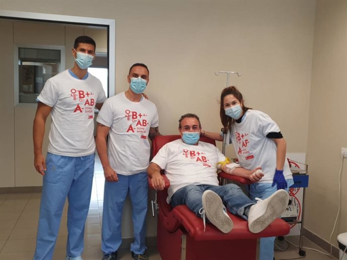 El ICHH recuerda a los canarios la importancia de donar sangre antes las vacaciones en verano