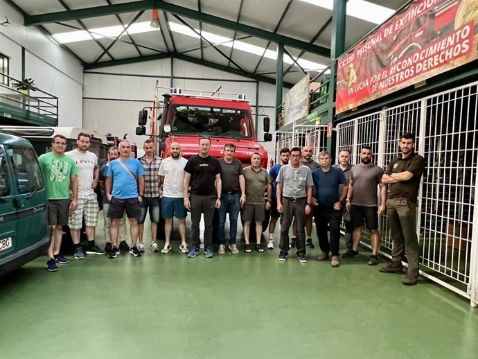 Cuadrillas forestales de Cantabria se suman a la extinción del incendio en Zamora