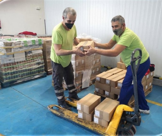 Voluntarios en el Banco de Alimentos de Jaén.
