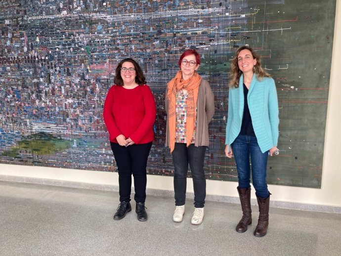 Cristina Huertas, Natividad Adamuz y Elvira Fernández, investigadoras de la UCO que coordinan el proyecto europeo que persigue la creación de material educativo destinado al profesorado que imparte matemáticas.