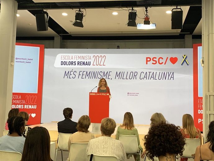 La presidenta del Congreso, Meritxell Batet, durante su intervención en el acto de clausura de la Escola Feminista Dolors Renau 2022 del PSC
