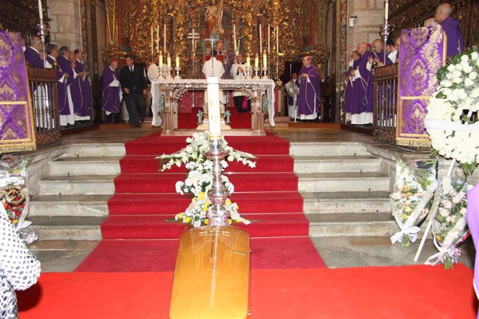 Misa funeral por el exarzobispo de Mérida-Badajoz, Antonio Montero.