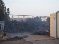 Afectadas tres naves a causa del fuego en el polígono El Ralenco de Cuarte de Huerva (Zaragoza)