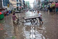 Al menos 25 muertos en "la peor tormenta" en más de 100 años en Bangladesh