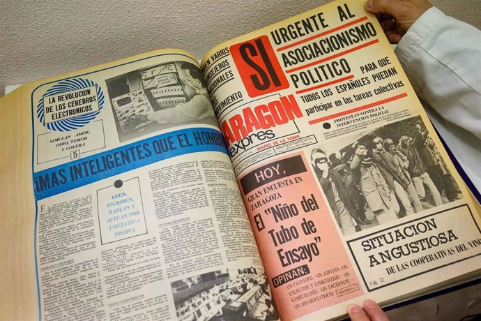 Archivo - El periódico 'Aragón Exprés' está conservado en la Hemeroteca Municipal de Zaragoza.