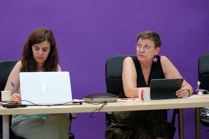 La diputada estatal y coordinadora general de Podemos Baleares, Antnia Jover, y la secretaria de Municipalismo de Podemos Baleares y diputada autonómica, Esperana Sans.