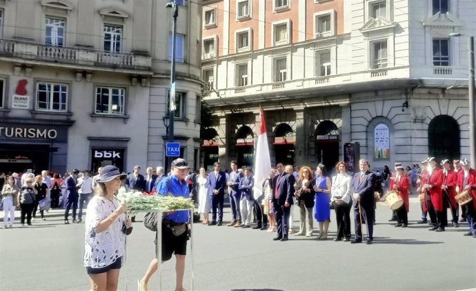 Ofrenda floral en Bilbao a su fundador, Don Diego López de Haro