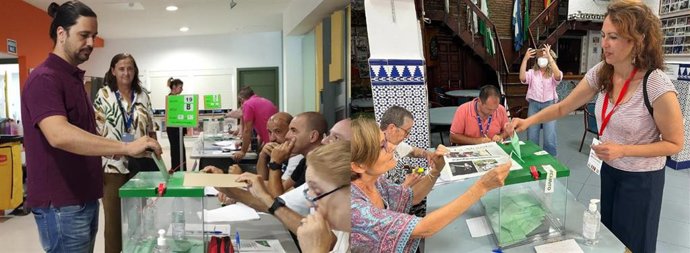 Los candidatos número 2 y 3 de Por Andalucía José Piña y Eva García Sempere votan el 19J