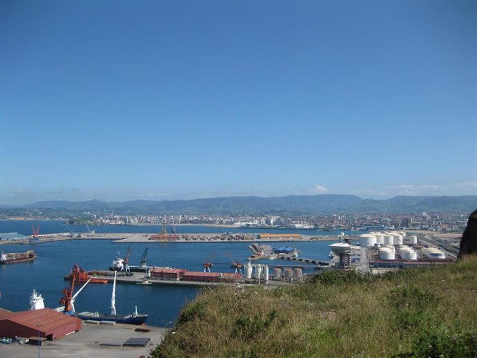 Archivo - Puerto de El Musel