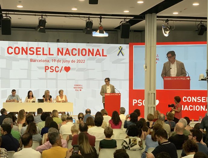 El líder del PSC, Salvador Illa, intervé en el Consell Nacional del PSC