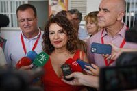 Montero confía en "un buen resultado" de Espadas y rechaza la lectura nacional de las elecciones andaluzas