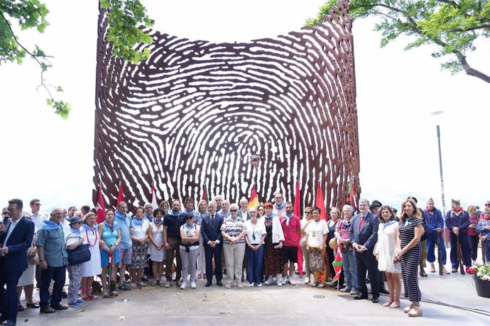 Acto de homenaje a los gudaris y milicianos en Artxanda, en el 85 aniversario de la caída de Bilbao