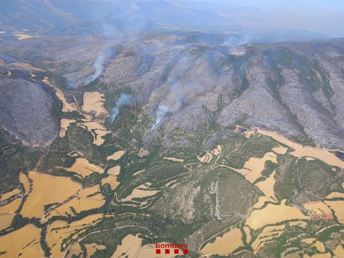 Vista aérea del incendio en Artesa de Segre (Lleida)