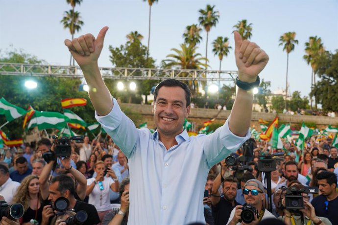 El president del PP-A i candidat a la reelecció Presidencial de la Junta, Juanma Moreno clausura l'acte de tancament de campanya del PP per als comicis autonmics del proper dia 19 a Sevilla a 17 de juny del 2022