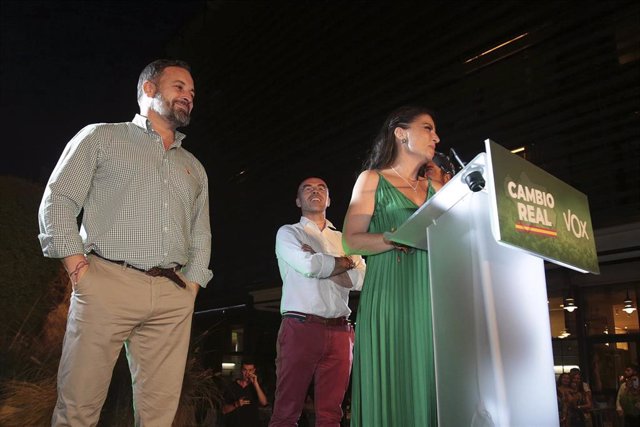 LA candidata de Vox, Macarena Olona, tras las votaciones a la presidencia de la Junta de Andalucía en el Plaza de Armas, a 19 de junio de 2022 en Sevilla (Andalucía, España)