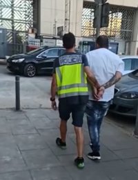 Detenido en el aeropuerto de Málaga cuando iba a abandonar el país con tres relojes de lujo robados