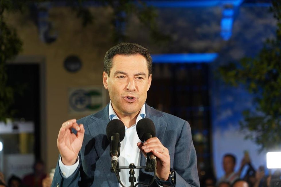 El presidente del PP andaluz y candidato a revalidar la Presidencia de la Junta, Juanma Moreno, ayer domingo tras su triunfo en las elecciones