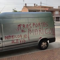 Detenido por realizar pintadas de contenido homófobo y contra el alcalde y un edil en Ventas con Peña Aguilera