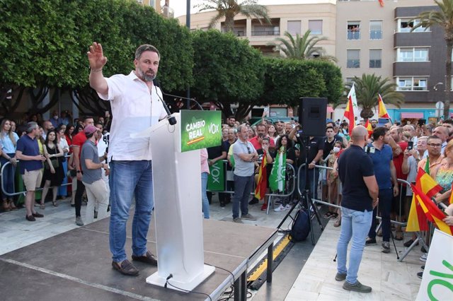 El presidente de Vox, Santiago Abascal, en un acto de campaña en El Ejido (Andalucía, Almería)
