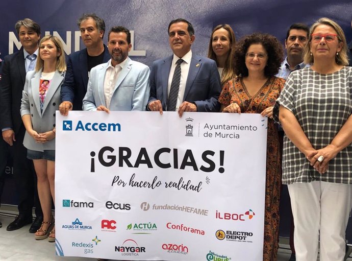 Imagen de la inauguración de las primeras viviendas para personas refugiadas de la Región de Murcia