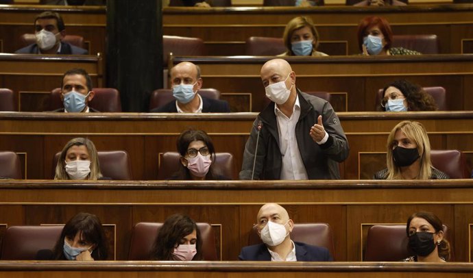 Archivo - El diputado vasco del PSOE, Odón Elorza, interviene en una sesión plenaria, en el Congreso de los Diputados, a 7 de abril de 2022