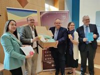 Sanidad, Pyfano e Inocente Inocente entregarán una caja de cuidados para mejorar el bienestar de menores con cáncer