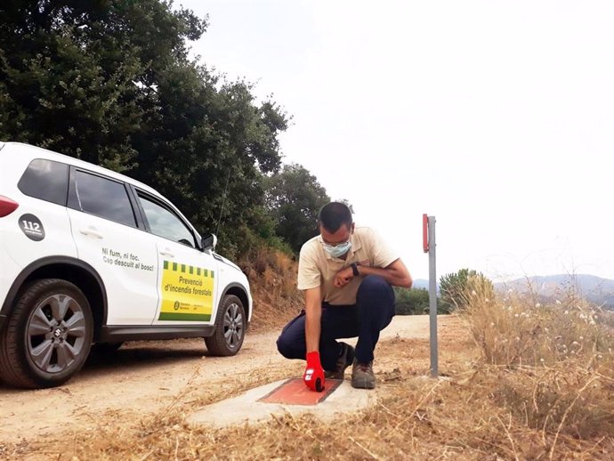 Efectivo del plan contra incendios forestales de la Diputación de Barcelona, en punto de agua en el Maresme (Barcelona)