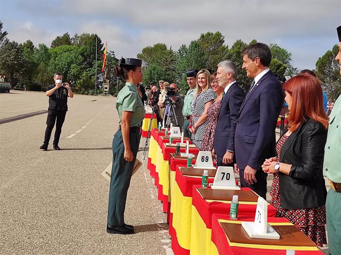 Entrega de despacho a Mayte Éboli Vázquez, número 1 de la promoción  y primera mujer en conseguirlo en la Academia de Guardias de Baeza