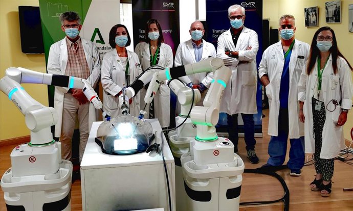 Equipo de cirugía robótica