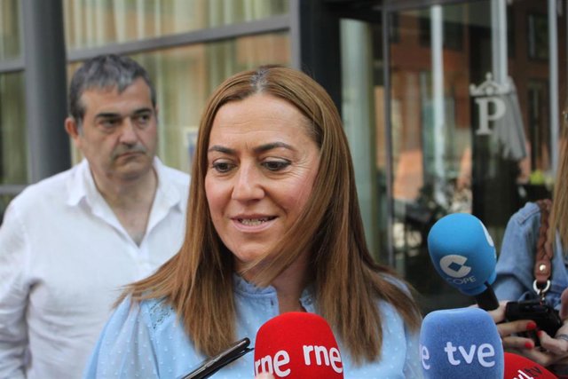 Barcones atiende a los medios de comunicación.