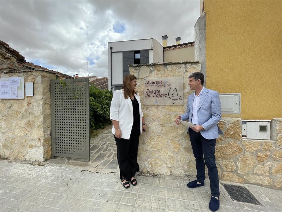 La alcaldesa, Clara Martín, y el concejal de Participación Ciudadana, Andrés Torquemada.