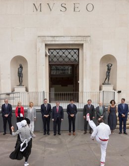 Unai Rementeria, Bingen Zupiria, Juan Mari Aburto, Gorka Martínez y  Miguel Zugaza, en la apertura de las puertas del edificio antiguo