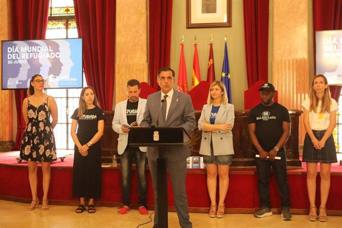Ayuntamiento de Murcia cede 28 viviendas para familias procedentes de Ucrania y traslada a las seis primeras familias