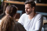 Un estudio muestra que el riesgo de infectarse es mayor cuando se es oyente pasivo