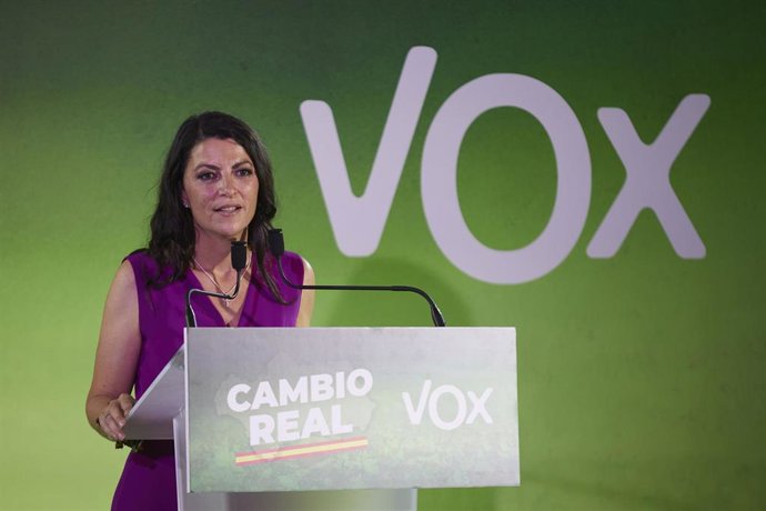 La candidata de Vox a la presidencia de la Junta de Andalucía, Macarena Olona, realiza valoración tras el resultado electoral en el Hotel NH Plaza de Armas, a 20 de junio de 2022 en Sevilla (Andalucía, España)