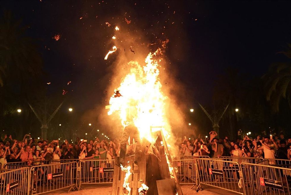 Archivo - Verbena de Sant Joan 2019 en Barcelona